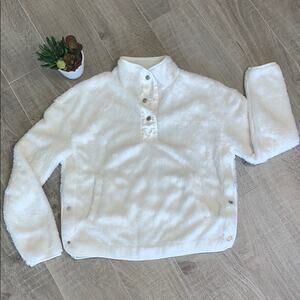 WALLFLOWER Women's White Faux Fur Teddy Pullover with Pockets